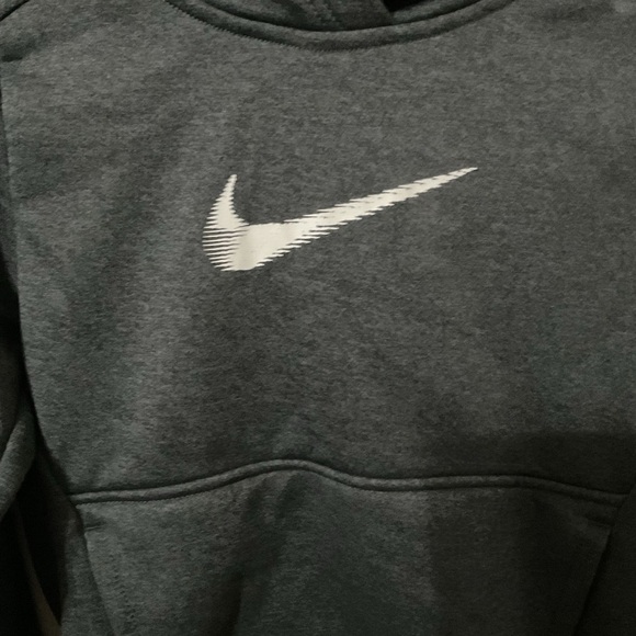 Nike Multi+ Big Kids' Therma-FIT Pullover Hoodie. Black/Anthracite/White. Size S - Picture 3 of 7